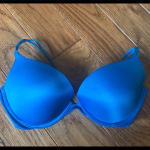Victoria’s Secret Very Sexy Push-Up Bra. Size: 34D